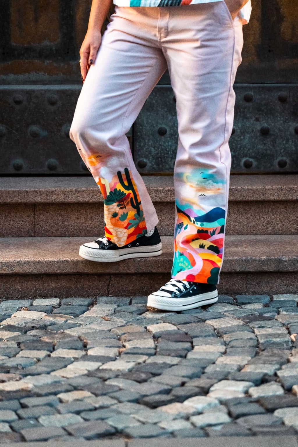 Blugi The city of colors - Piesă unicat pictată manual
